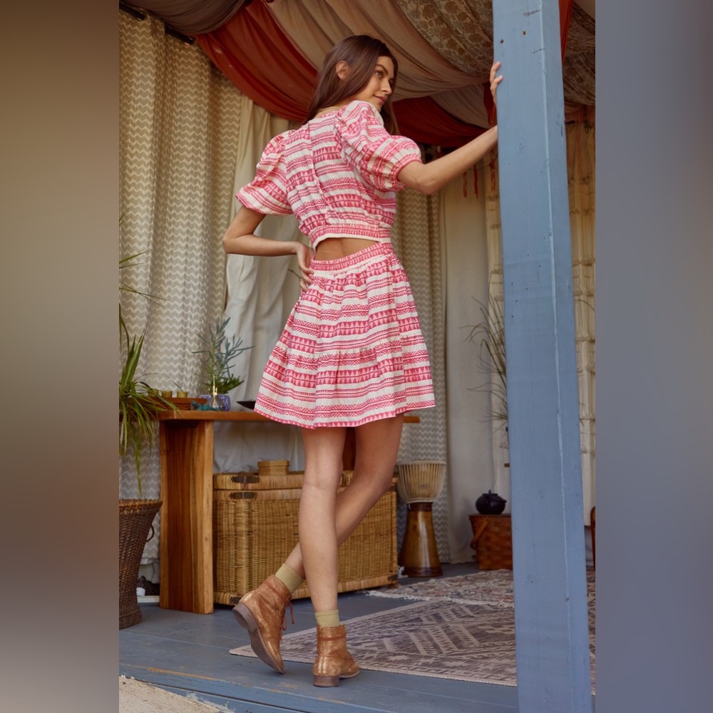 💥🇱🇷💥 Self Contrast Rebekah Cut Out Dress L